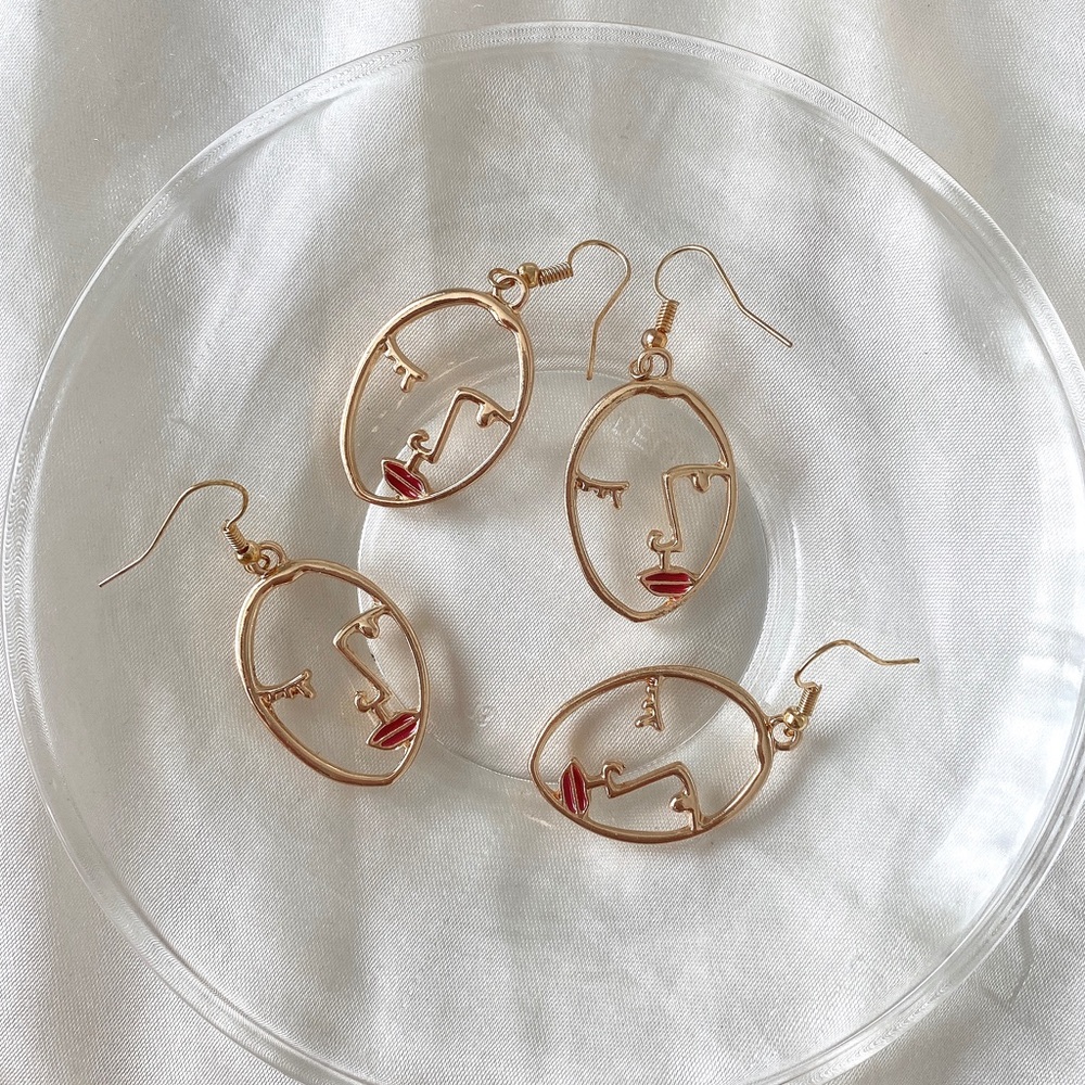 NEW IN! hollow out face dangling earrings (buy 1 get two free!!!)